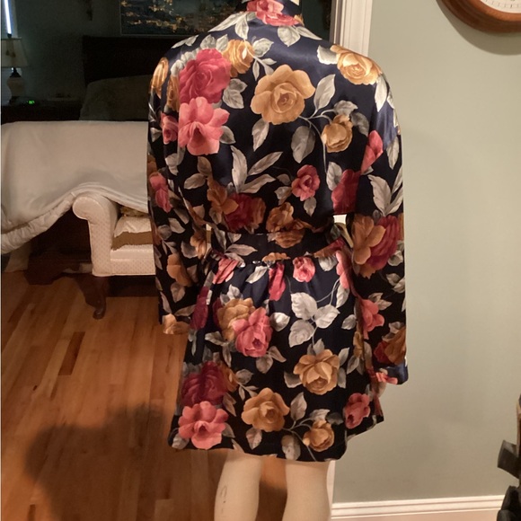 Victoria Secret Robe - Picture 2 of 15